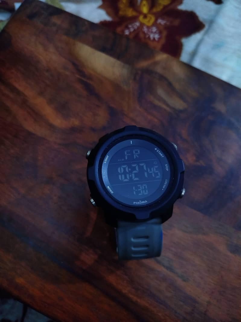 Digital watch 0