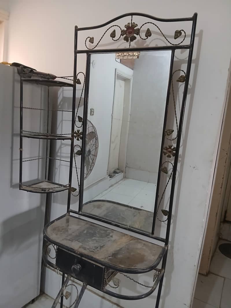 Dressing Table 3