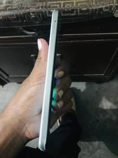 vivo y18 4+4/128 gb
