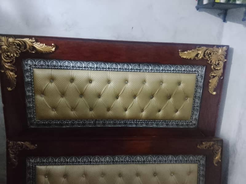 DOUBLE BED + 1 SIDE TABLE 3