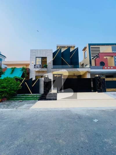 10 MARLA MODERN HOUSE AVAILABLE FOR SALE