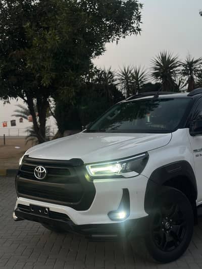 Toyota Hilux Revo V Automatic 2.8 2021