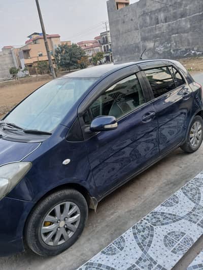 Toyota vitz 2006/10 automatic 1000 cc