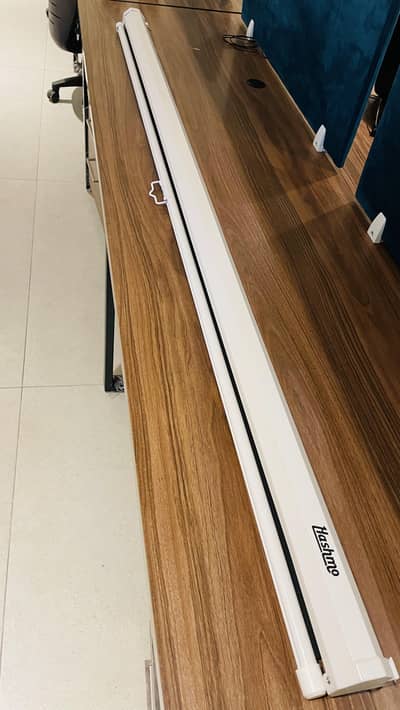 Brand New Clean Projection Screen