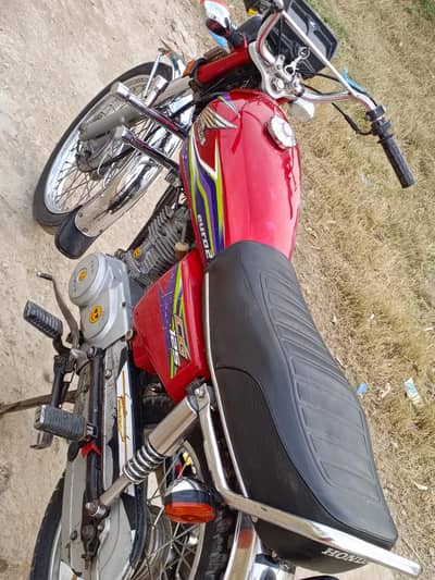 125 2017 model 0333__1546__747