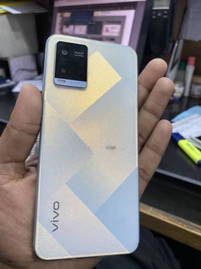 Vivo y21