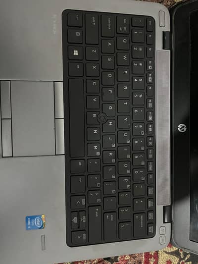 HP EliteBook 820