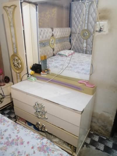 bedroom set with mattress