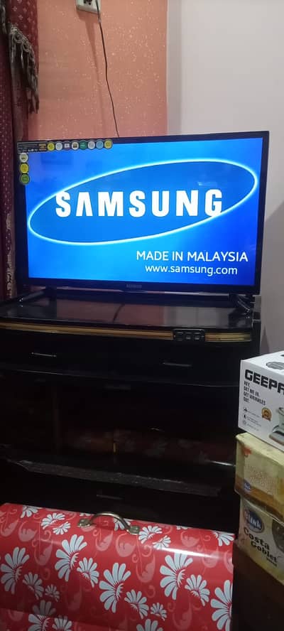 Samsung 32 inch LED urgent sale in excellent condition