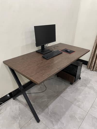Office table for 1 or 2 persons
