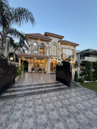 1 kanal Luxury Furnished House is Available For Sale in Bahria Town Lahore