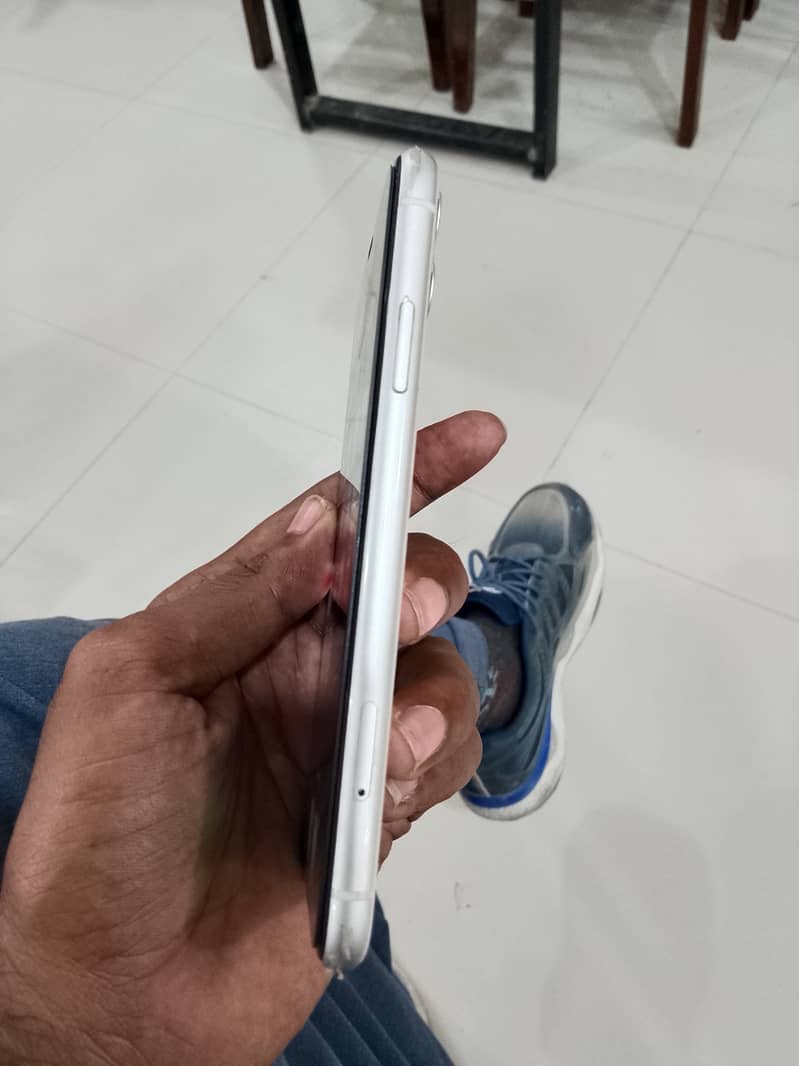 iPhone 11 Exchange/Sale 6