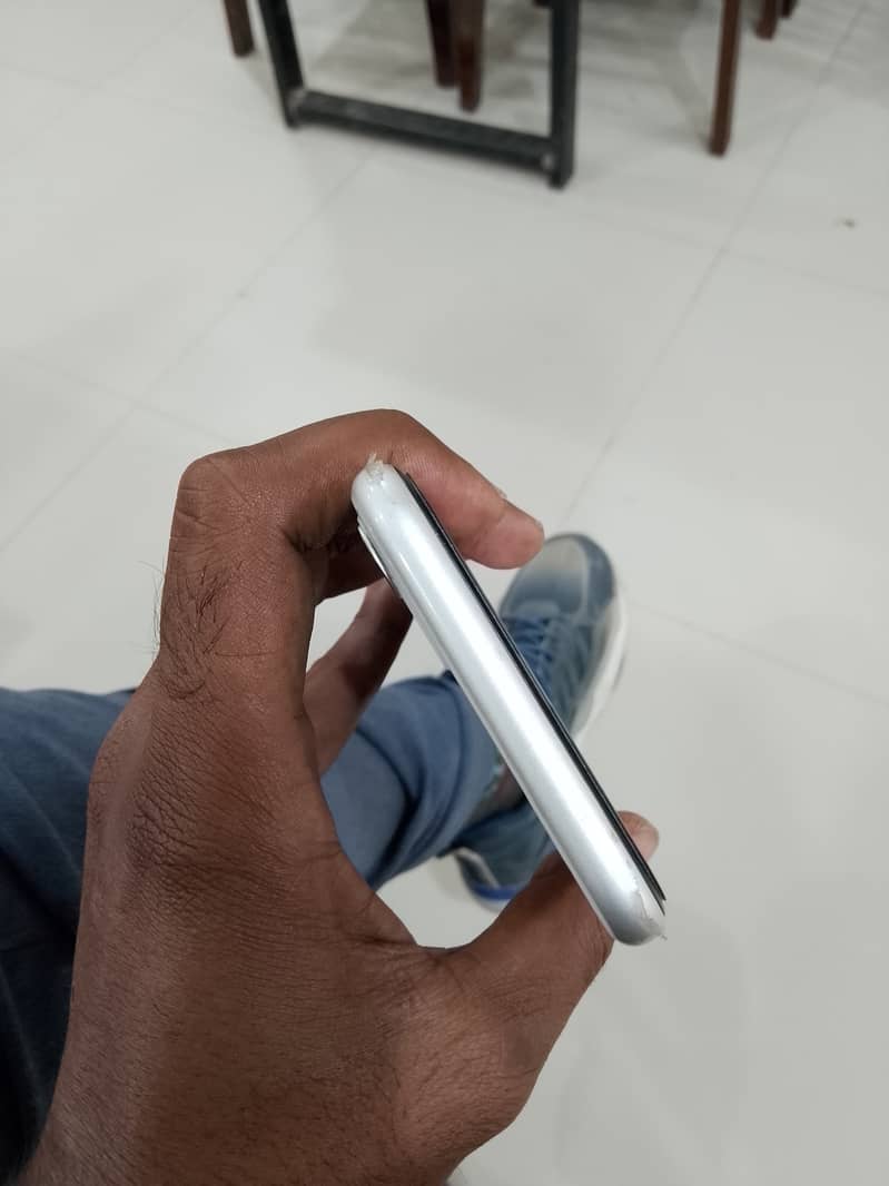 iPhone 11 Exchange/Sale 7