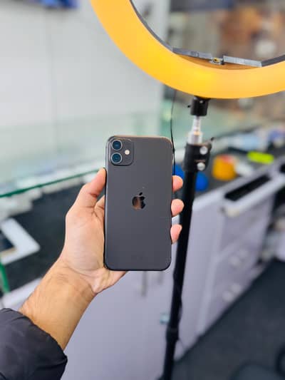 I phone 11 PTA 64 GB