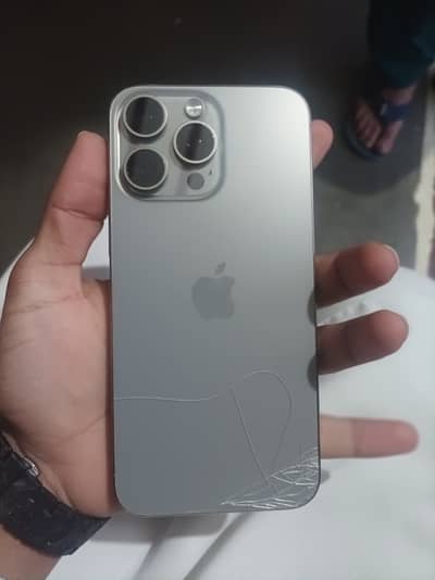 15 pro max minor back break