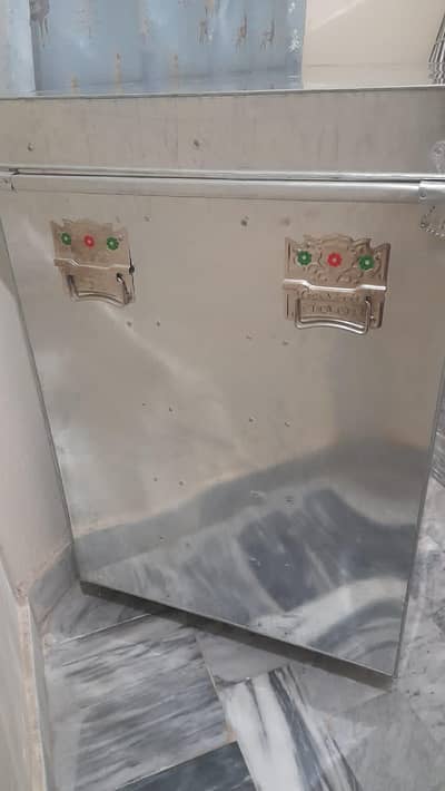 Metal storage box ( for blanket use)