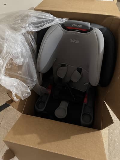 Britax car seat Brand new - clicktight Harness 2 Booster