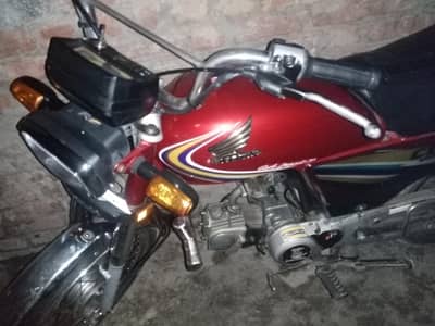 HONDA CD70 RED COLOR