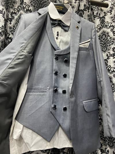 grey 3 piece pent caot