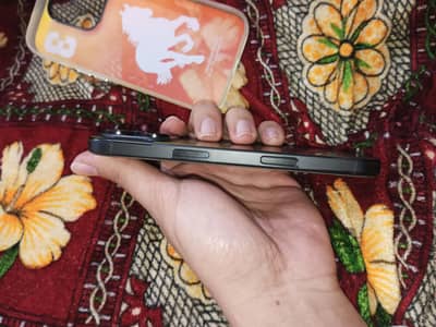 iphone 16pro black titanium