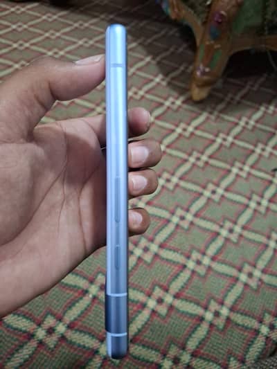 Baud Ach set hai blue color 10by 10 condition 7A j