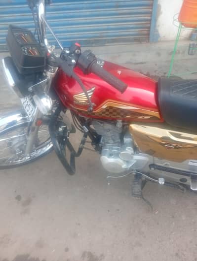 Honda cg 125 golden spatial edition).  2024/2025