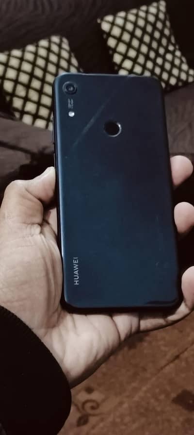 Huawei y6s with full box and charger