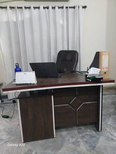 Executive Manager CEO Table with Chair