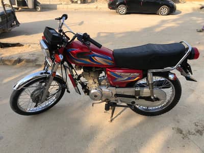 UNITED 125CC MINT CONDITION KARACHI NUMBER BIKE