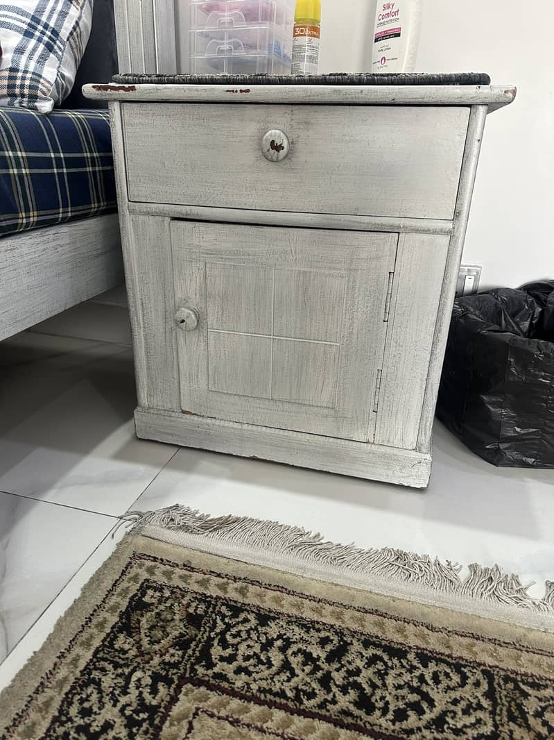 Single bed set with side table 1