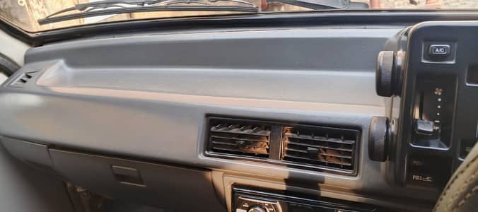 Suzuki Mehran VX totally genuine. original paint. not shower,new tyres