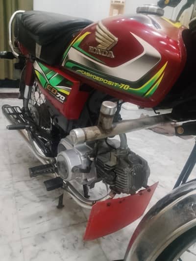 Honda 70 Red Color One hand used