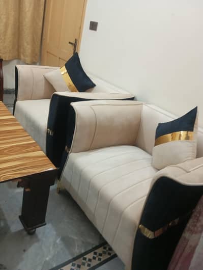 5 seater sofa set for sale in brand new condition