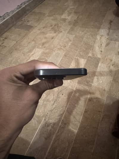 15 pro jv colour black titanium