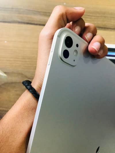 Apple iPad pro M4 New condition