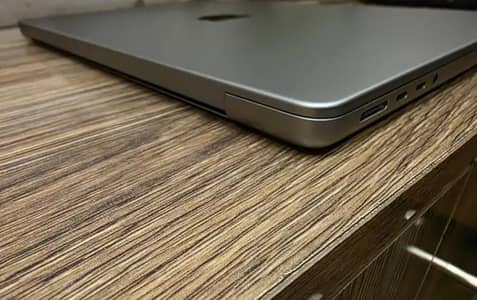MacBook Pro M2 Pro 14 16 GB 512 GB