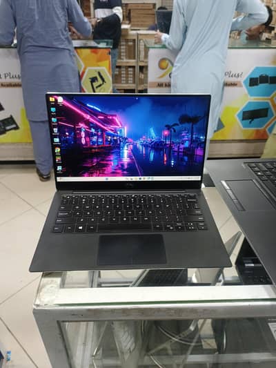 Dell xps 13 9370 Core i5 8th 16GB RAM 256GB SSD