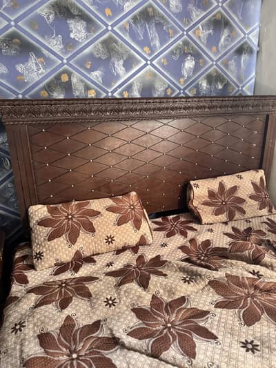 Bed with 2 side tables