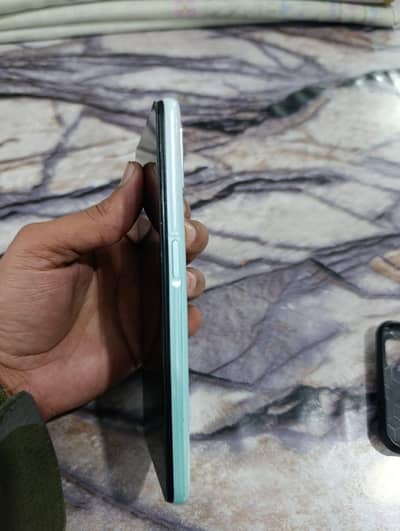 4gb128gb only Mobil volume batn ni ha warming me ha Mobil urgent sell