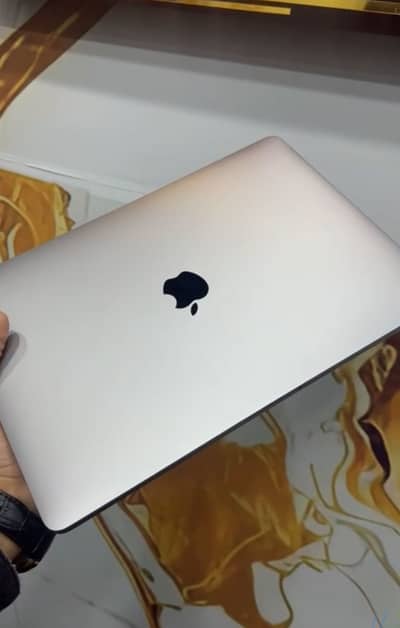MacBook Pro 16/512 gb 2020 13 inch