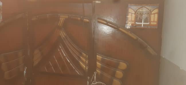 bed wooden. and almari bed with out mattress urgent sell