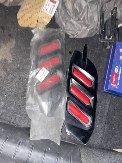 Back lava reflecters of honda civic