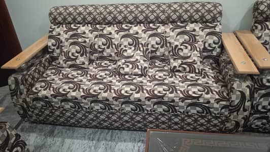 5 seater new condition sofa