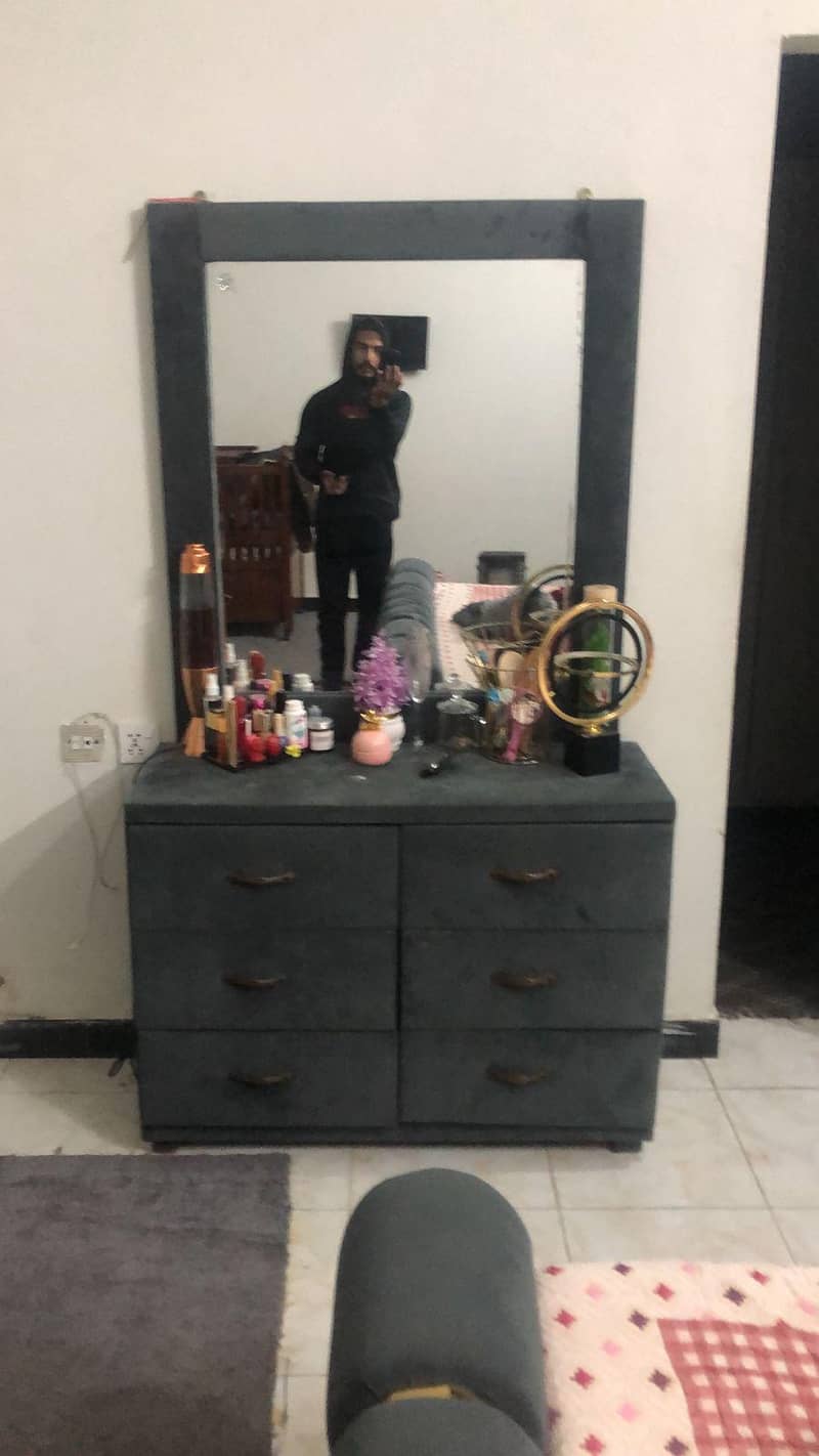 bed  side  to table dressing table 2