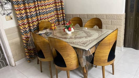 Dining table and vacuum cleaner for sale