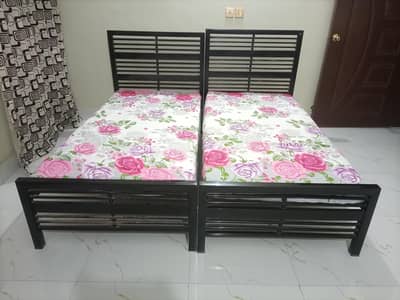 iron rod beds with mattresses