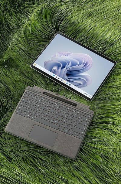Microsoft Surface Pro 5  Intel Core i5 7th Gen 8GB Ram