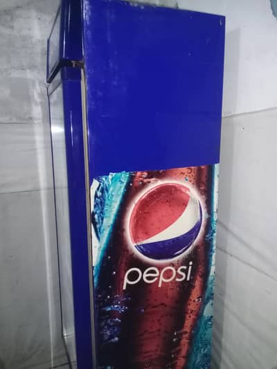 Pepsi frizer for sale lush condition 10 by 10