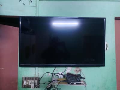 43 inch Led tv Standard with Android Tv Box 8/128gb Brand new conditn