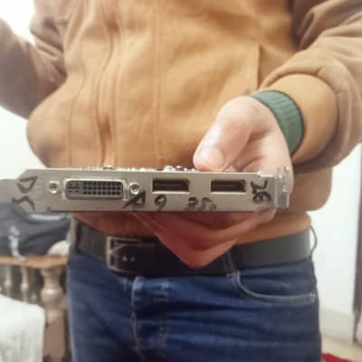 Amd R9 450 2gb ddr5 128bit GPU